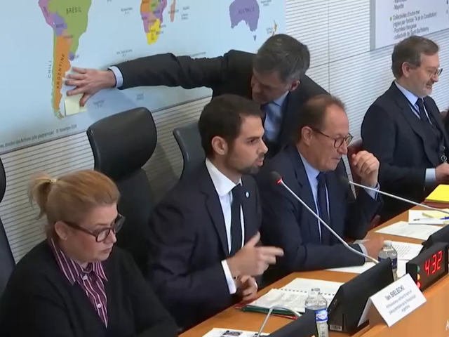Reclamo argentino por las Malvinas en el Parlamento francés: el embajador interrumpió un discurso y exigió tapar un mapa