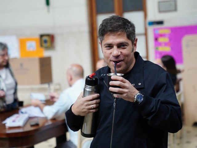 “Al final, plata había”: mientras reclama fondos, Kicillof cruzó a Milei por el swap con ganancias para Estados Unidos